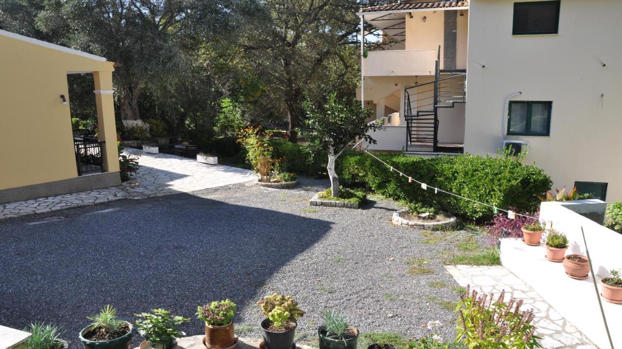 Villa Katerina Apartments Liapades Exterior photo