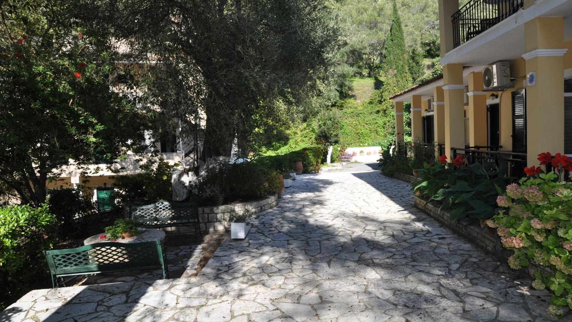 Villa Katerina Apartments Liapades Exterior photo