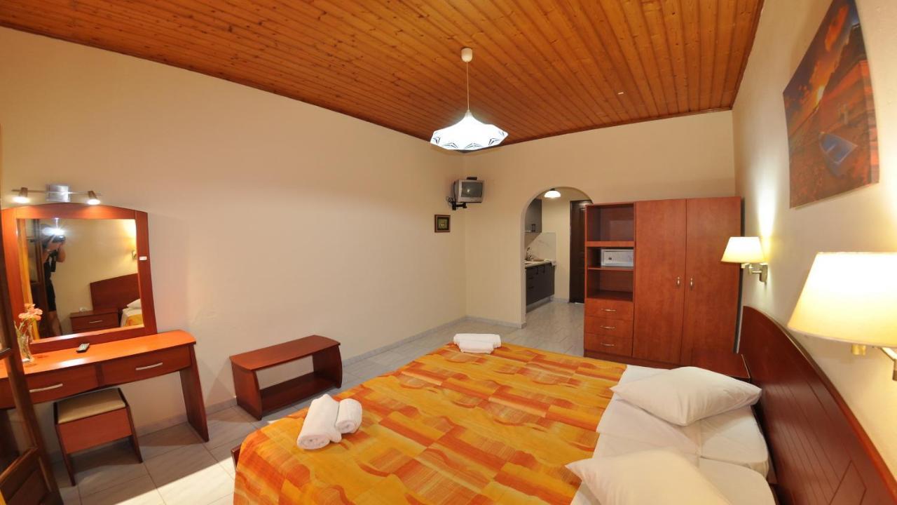 Villa Katerina Apartments Liapades Exterior photo
