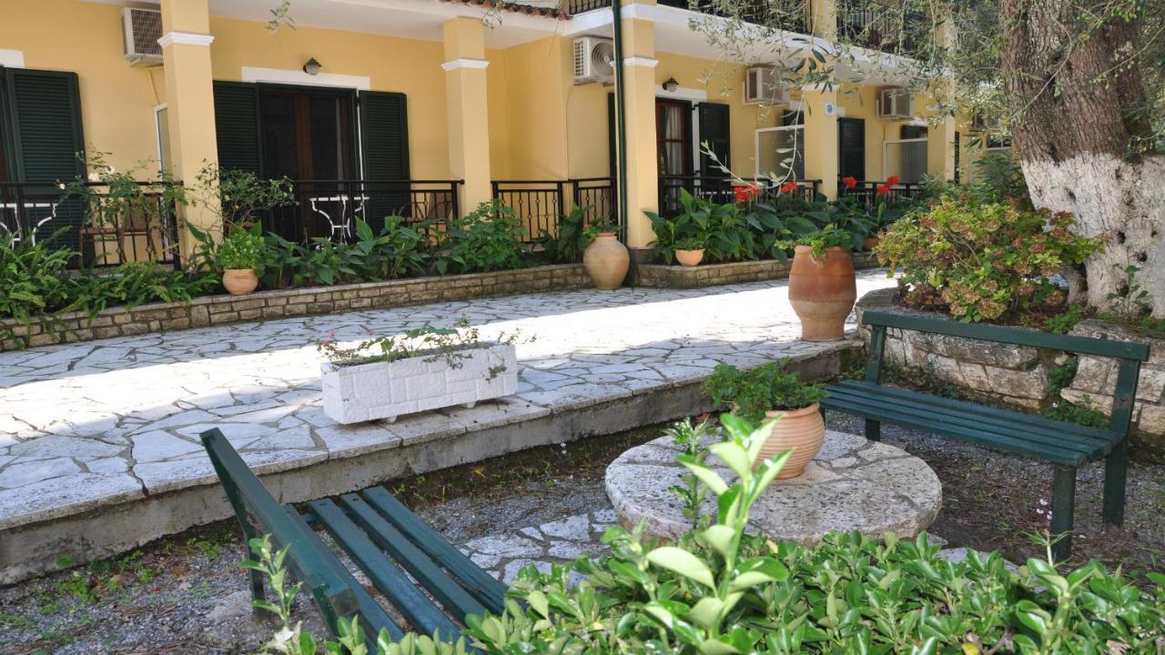 Villa Katerina Apartments Liapades Exterior photo