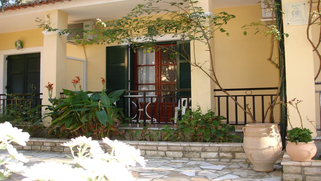 Villa Katerina Apartments Liapades Exterior photo