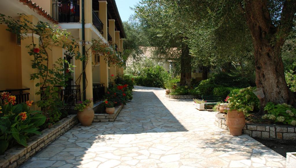 Villa Katerina Apartments Liapades Exterior photo